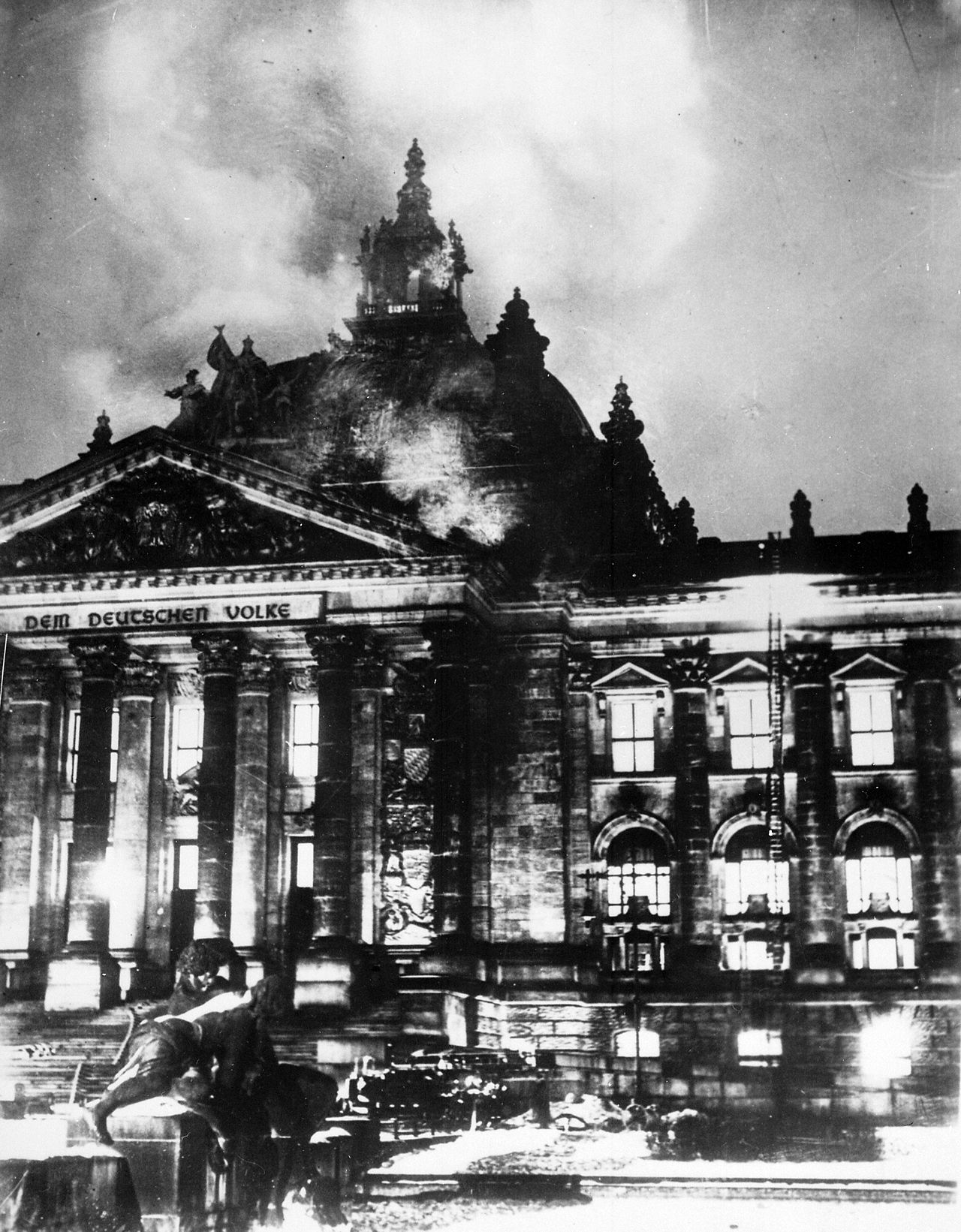 1280px-Reichstagsbrand.jpg