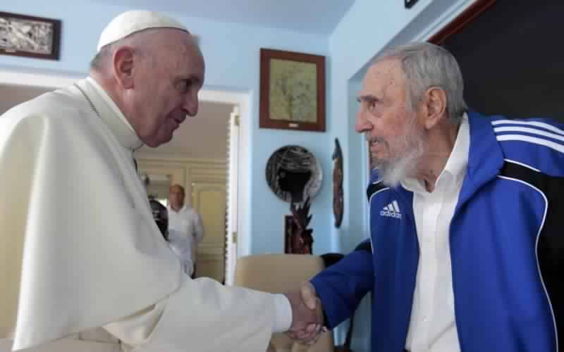 Fidel-and-Pope-800x500.jpg