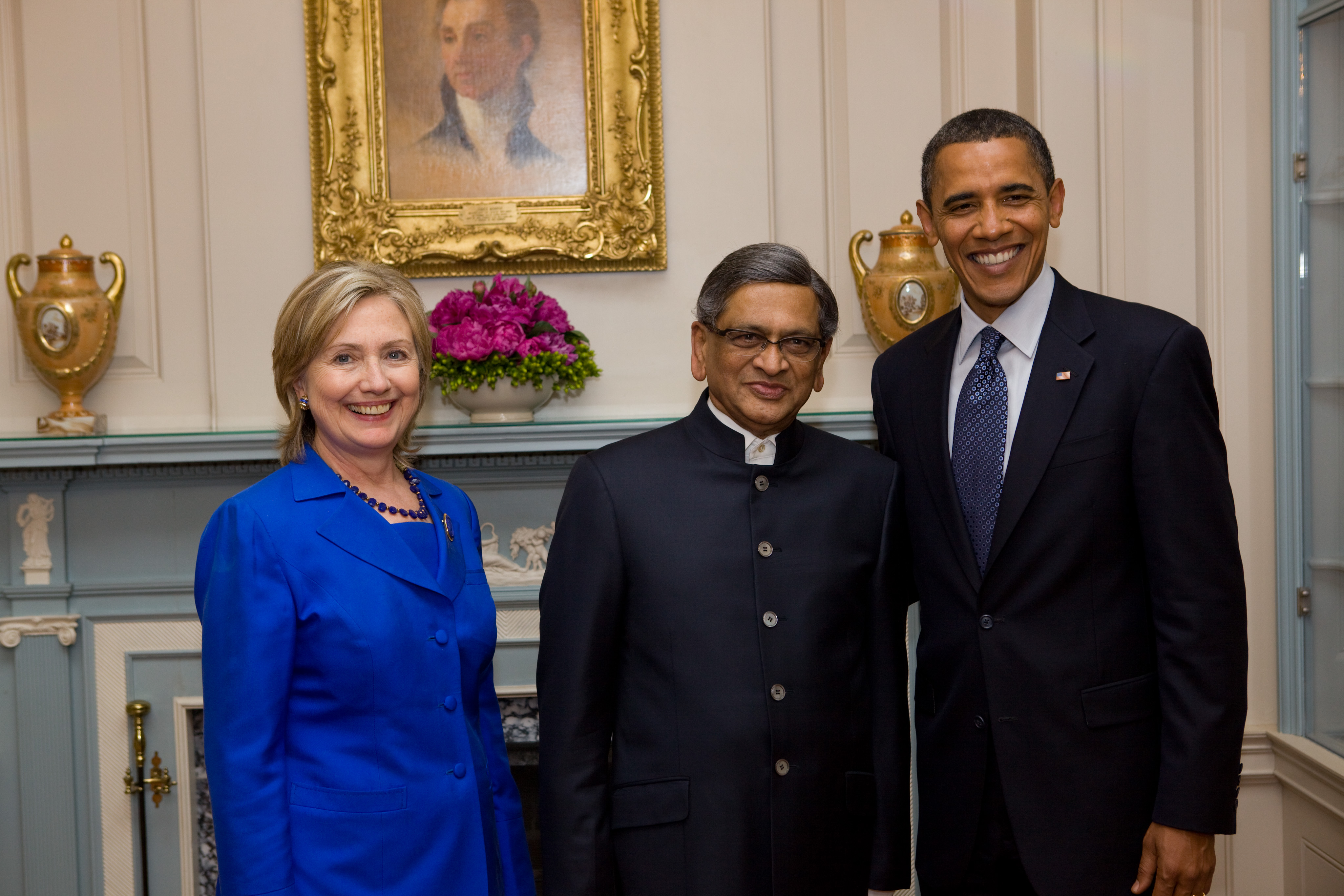 Secretary_Clinton,_Indian_Minister_of_External_Affairs_S.M._Krishna,_and_President_Obama_Pose_for_Photo.jpg